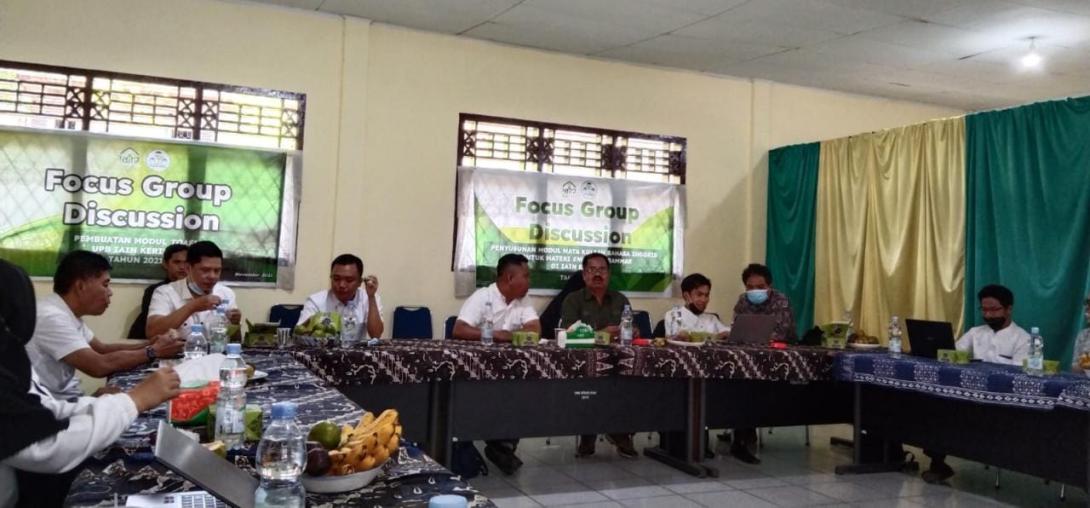 Kegitatan FGD Buku Ajar Bahasa Inggris-Arab UPB IAIN Kerinci 